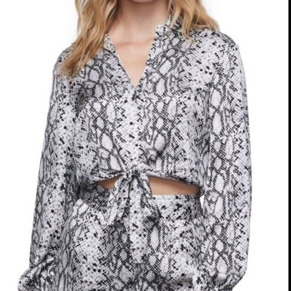Good American Blouse Top The Purely Python Print Satin Tie Front Size 3(large) - Picture 12 of 12